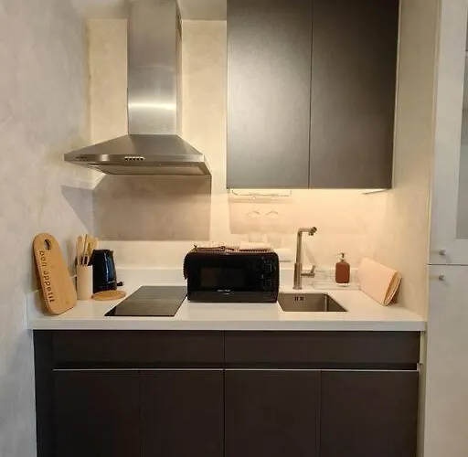 Luxury Oasis In Makati With Balcony