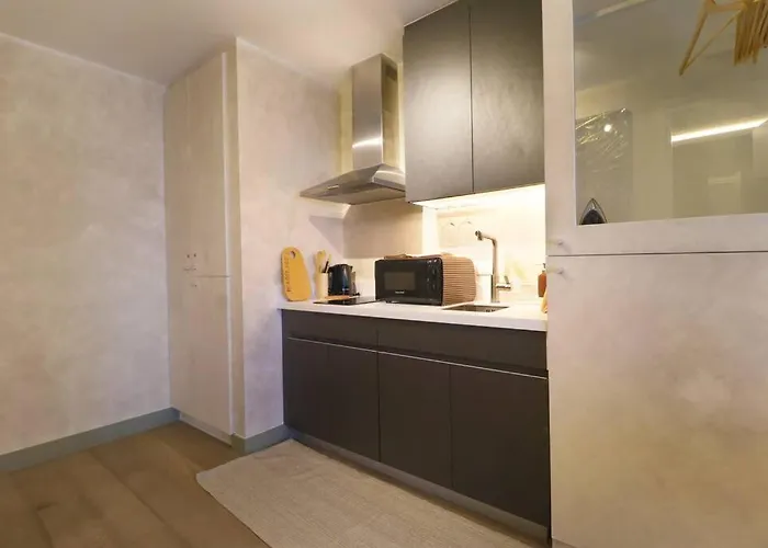Luxury Oasis In Makati With Balcony مانيلا