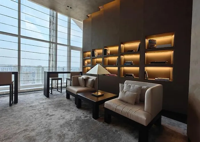 Luxury Oasis In Makati With Balcony شقة