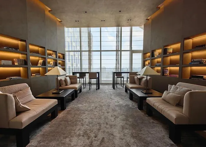 Luxury Oasis In Makati With Balcony *