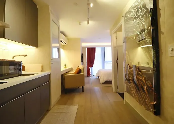 Luxury Oasis In Makati With Balcony *