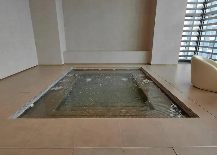 Luxury Oasis In Makati With Balcony مانيلا